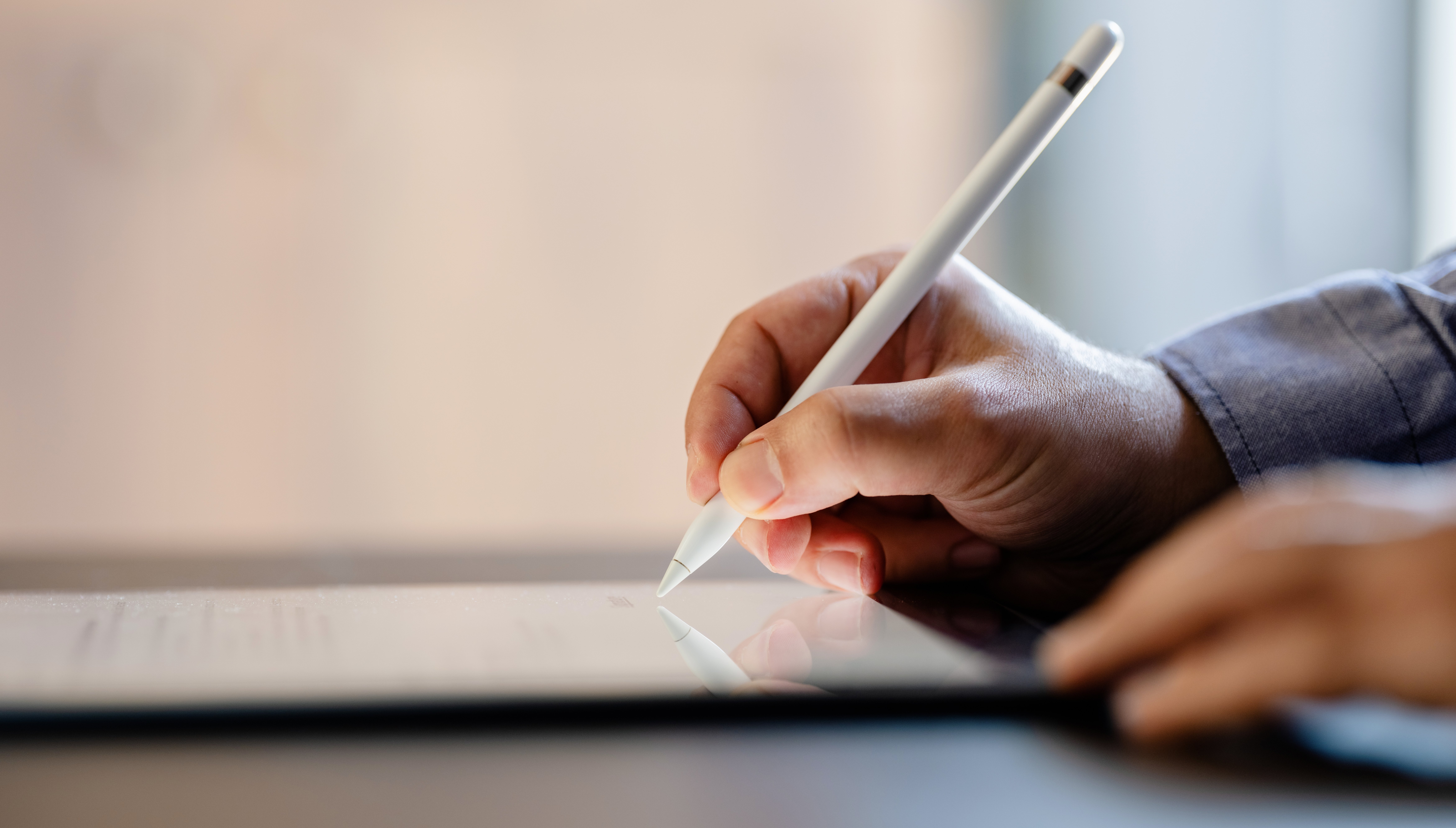 Image of a patient completing a clock drawing test for Alzheimer's and other Dementias. Digital cognitive assessments provide greater insight into a patient's cognitive function and can detect early signs of dementia. Modern cognitive testing uses AI technology to record over 100 metrics to analyze a patient's cognitive performance